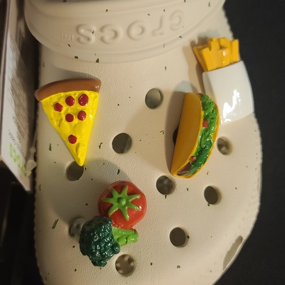 W7 Crocs Ranch Collaboration - Picture 5 of 5